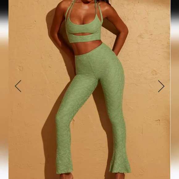 Oh Polly Zuni Lace Up Back Petite Trousers in Green - Picture 2 of 7